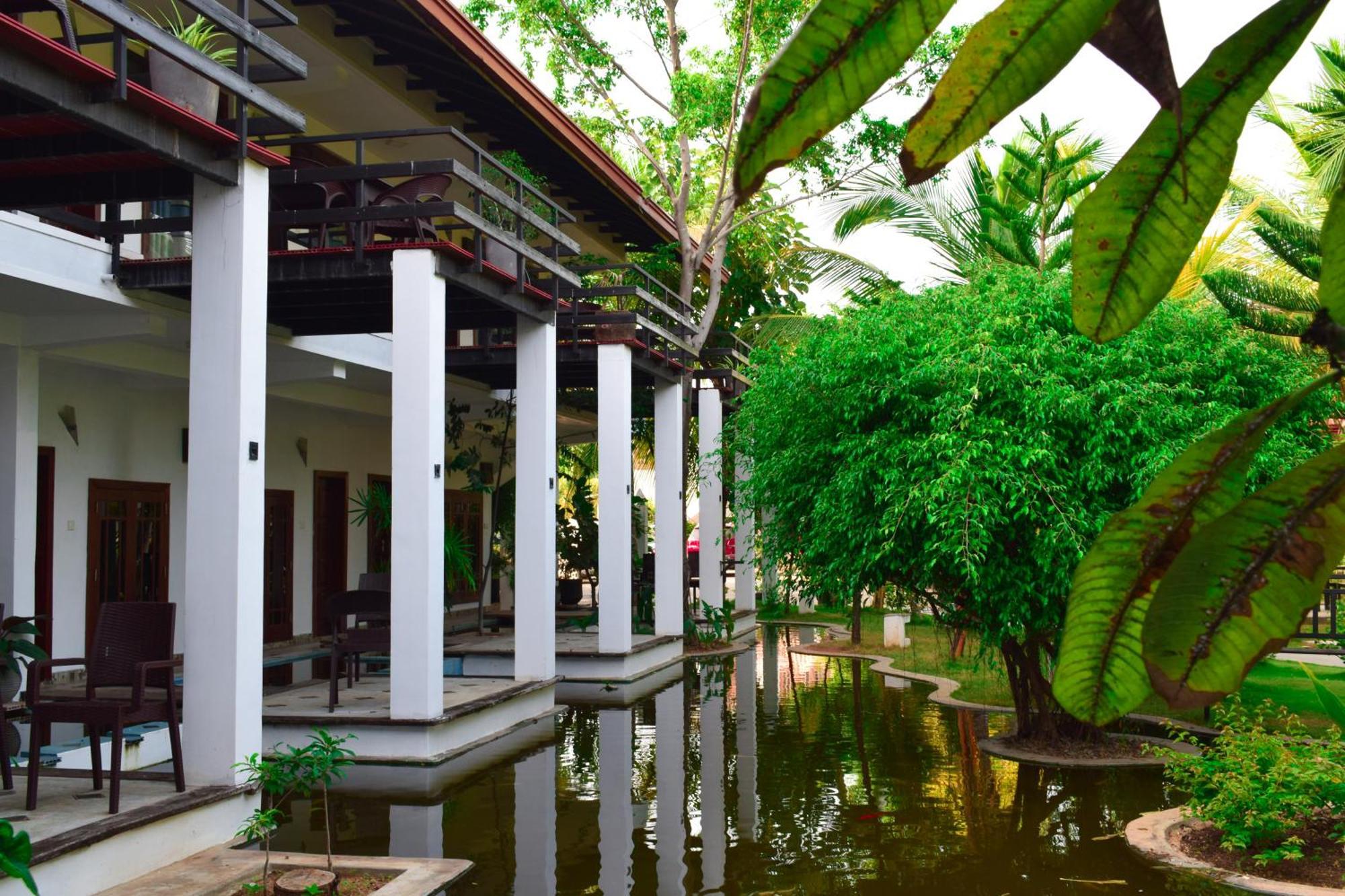 Hotel Green Garden Trincomalee Exterior photo