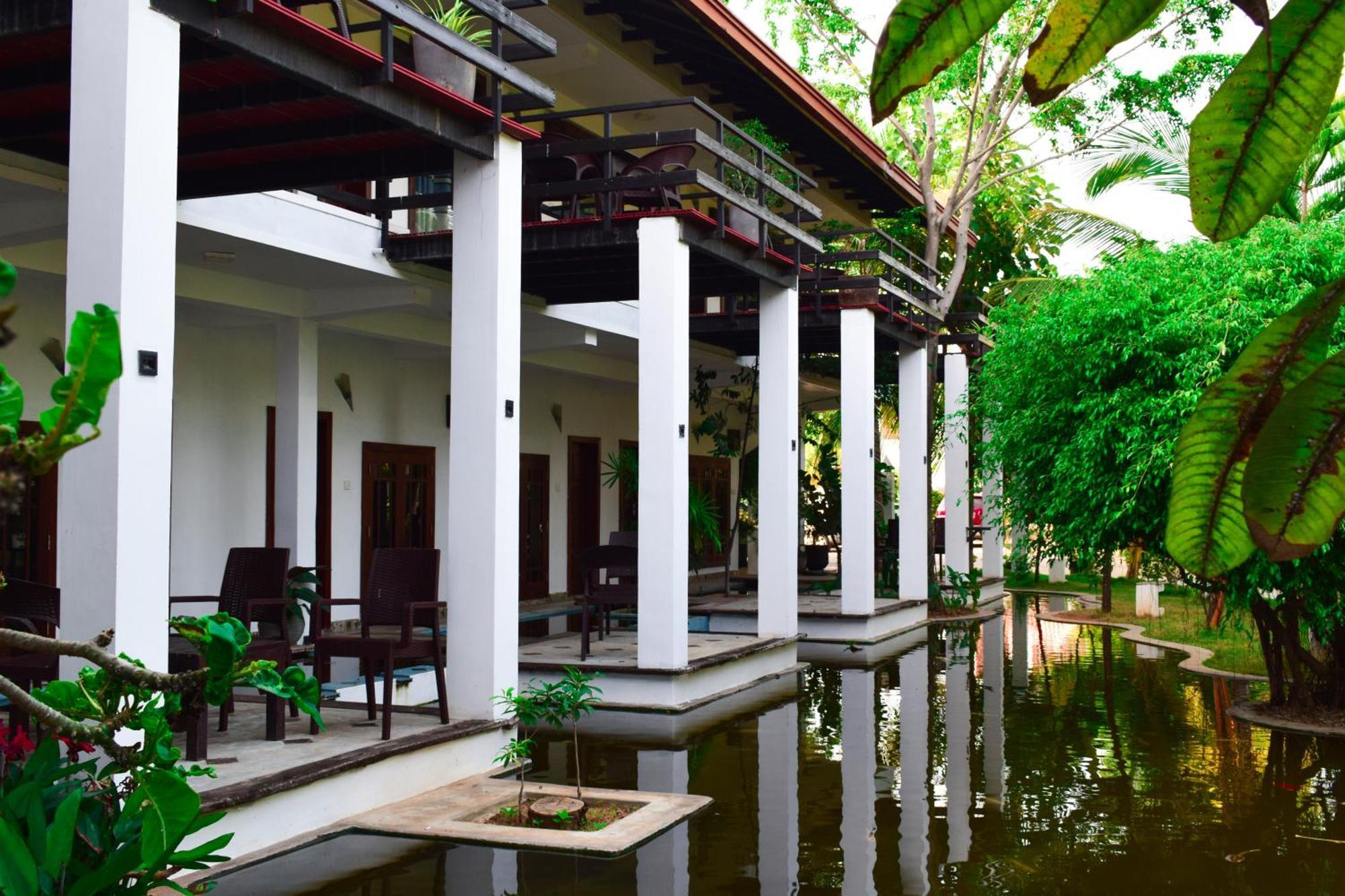 Hotel Green Garden Trincomalee Exterior photo