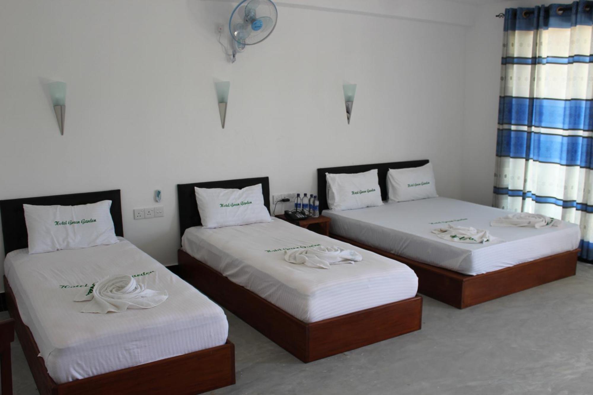 Hotel Green Garden Trincomalee Exterior photo